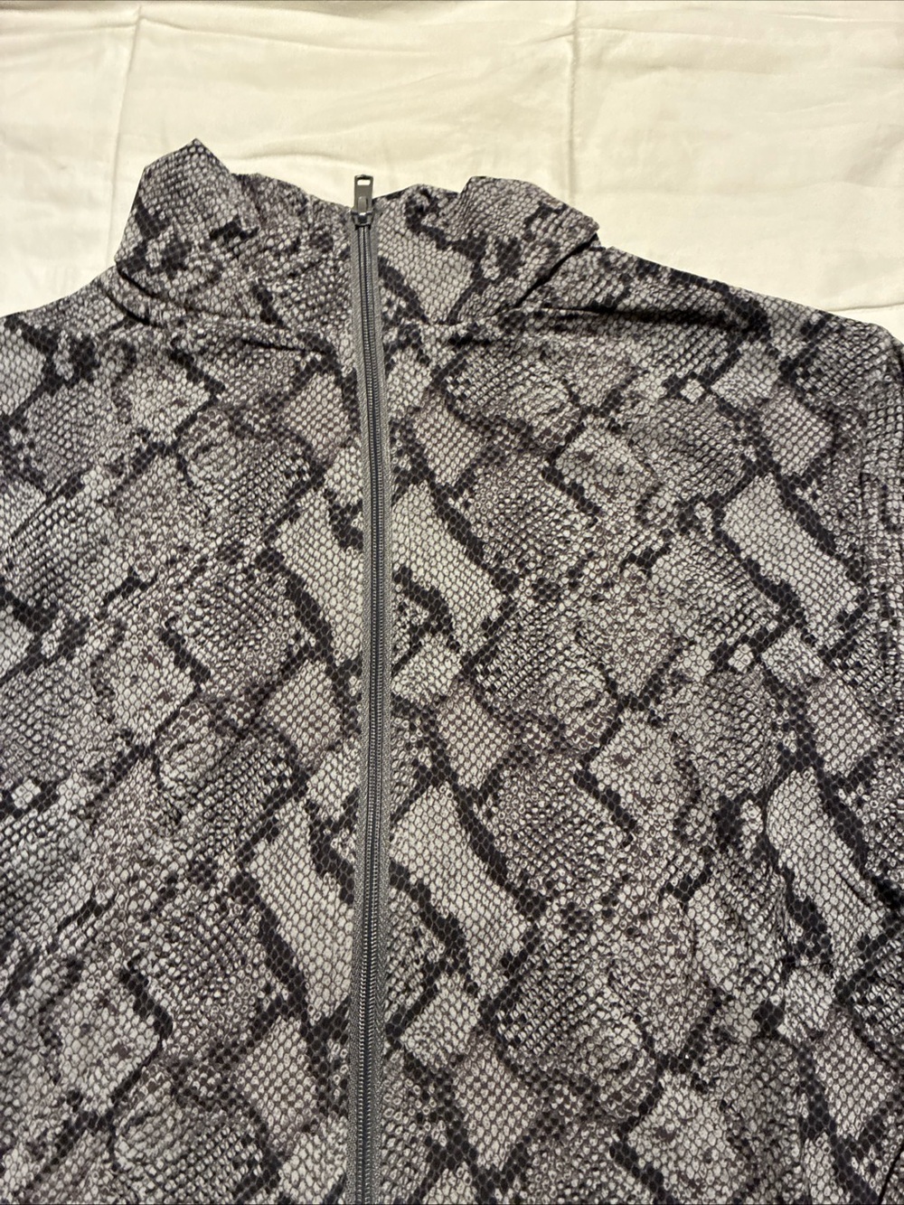 Skims ladies zip front snake print bodysuit size XL - Picture 2 of 5